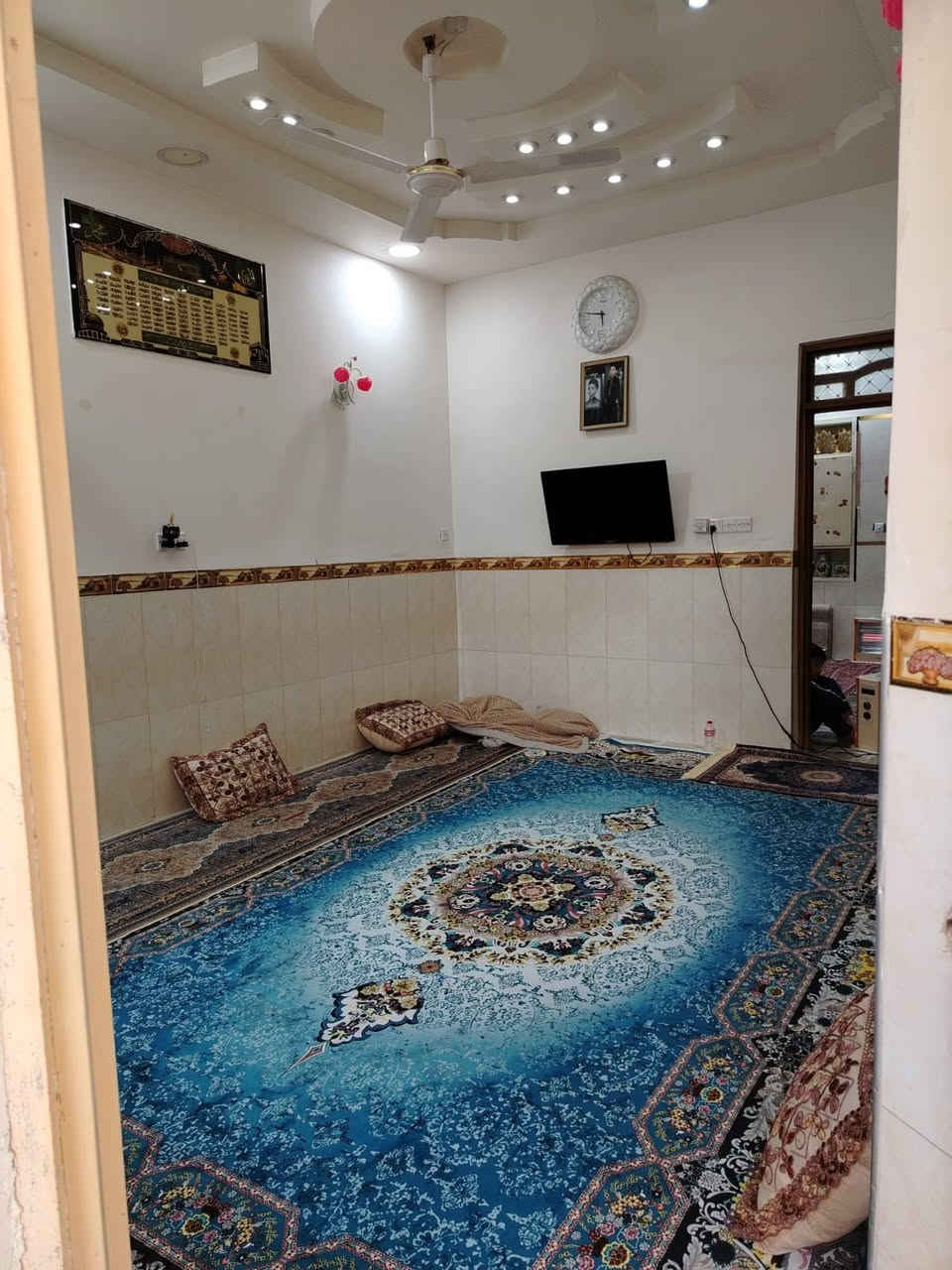 سلام عليكم بيت للبيع طابو المساحة 138م طابقين بناء حديث العنوان الماجدية شارع الملعب تفاصيل السعر الاتصال على الرقم الظاهر 
***********
