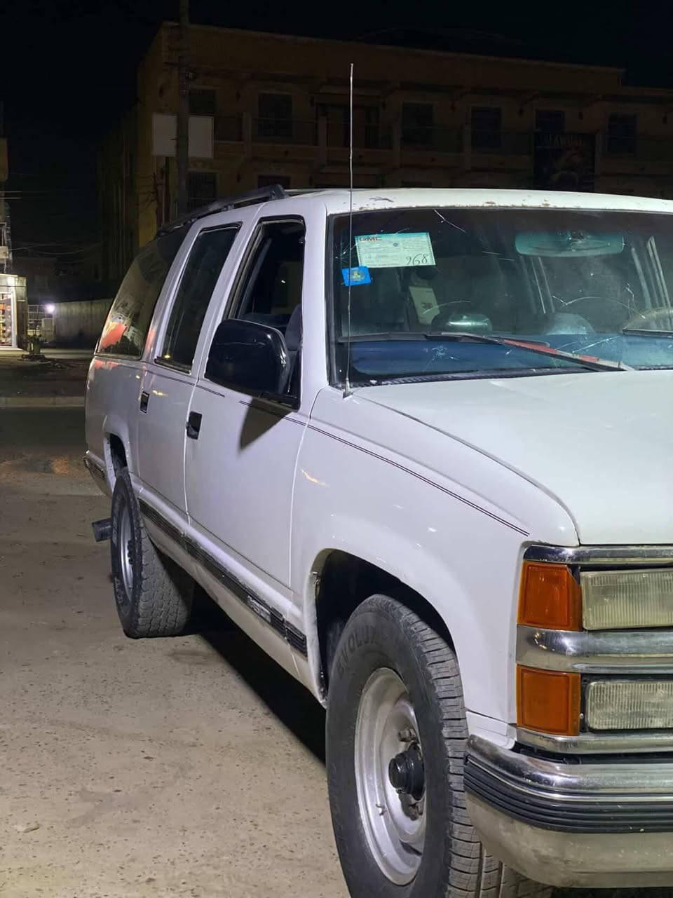 سلام عليكم شوفر سوبر بان للبيع او مراوس 
مكينه 454كير 1000 فحل 8برغي موديل 1999
بيها نقوصات بصيطه مكاني بغداد البياع 
السعر 38وبيها مجال ***********
