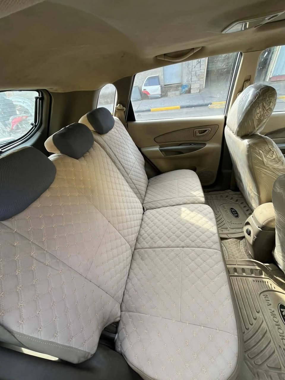 السلام عليكم سياره توسان للبيع
موديل 2009‪
رقم بغداد باسمي سنويه لل27
سياره بلاديه
جاهزه من كلشي
مكينه أو كير بلادي 
صدر امامي خلفي جديد
بيها بارد شويه باب اليمنه الخلفي
كاعيه جلد 
كشنات دوشمه جديده
الاستفسار ***********
