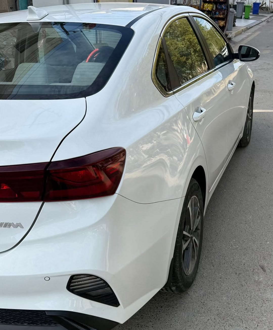 سلام عليكم للبيع سيراتو 2024 فول مواصفات اعلى فئه مكينه 2000 سلايت شاشه بلاد واريل نفكيشن حساسات كفاله عامه من كلشي   رقم اربيل باسم شركه  الراوي تريد وكاله او تحويل ماشيه 23 مكانه بغداد العامريه سعر  192 وبيه مجال حك الجيه 
هاتف ***********
