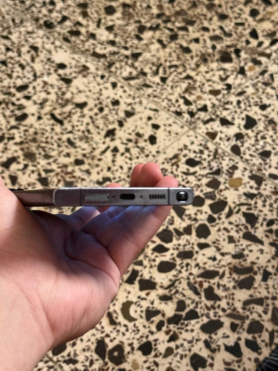 السلام عليكم الترا s23 جهاز نظيف ذاكره 256 جهاز اوربي مكفول من كلشي لون اسود سعر ٦٥٠ تواصل ***********
