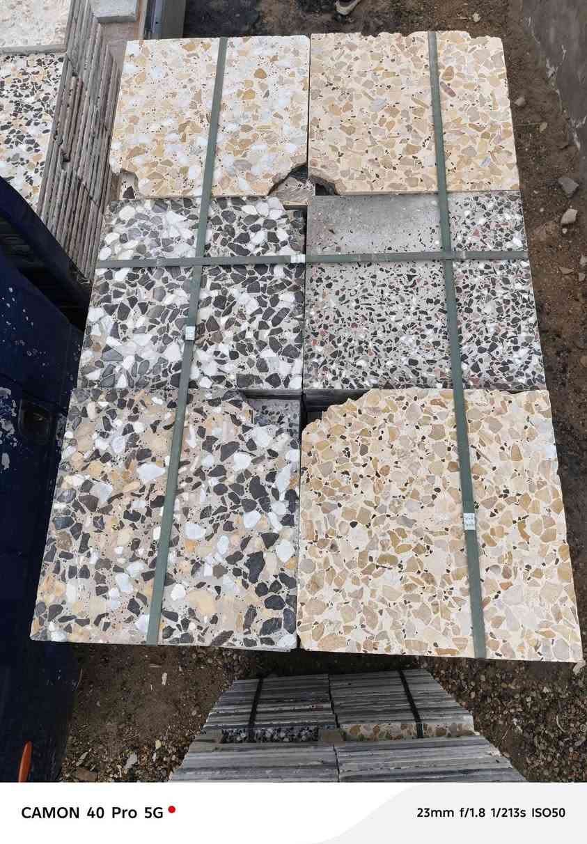 ‏كاشي مثلم من الأطراف و مشكل الوان
‏بيهن 5 سكيبات  تقريباً 
‏
‏سعر القطعه 250 دينار 
‏
‏متوفر توصيل لكل مناطق بغداد و الأطراف حسب المكان 
‏
‏واتساب للتواصل ‪***********‬
