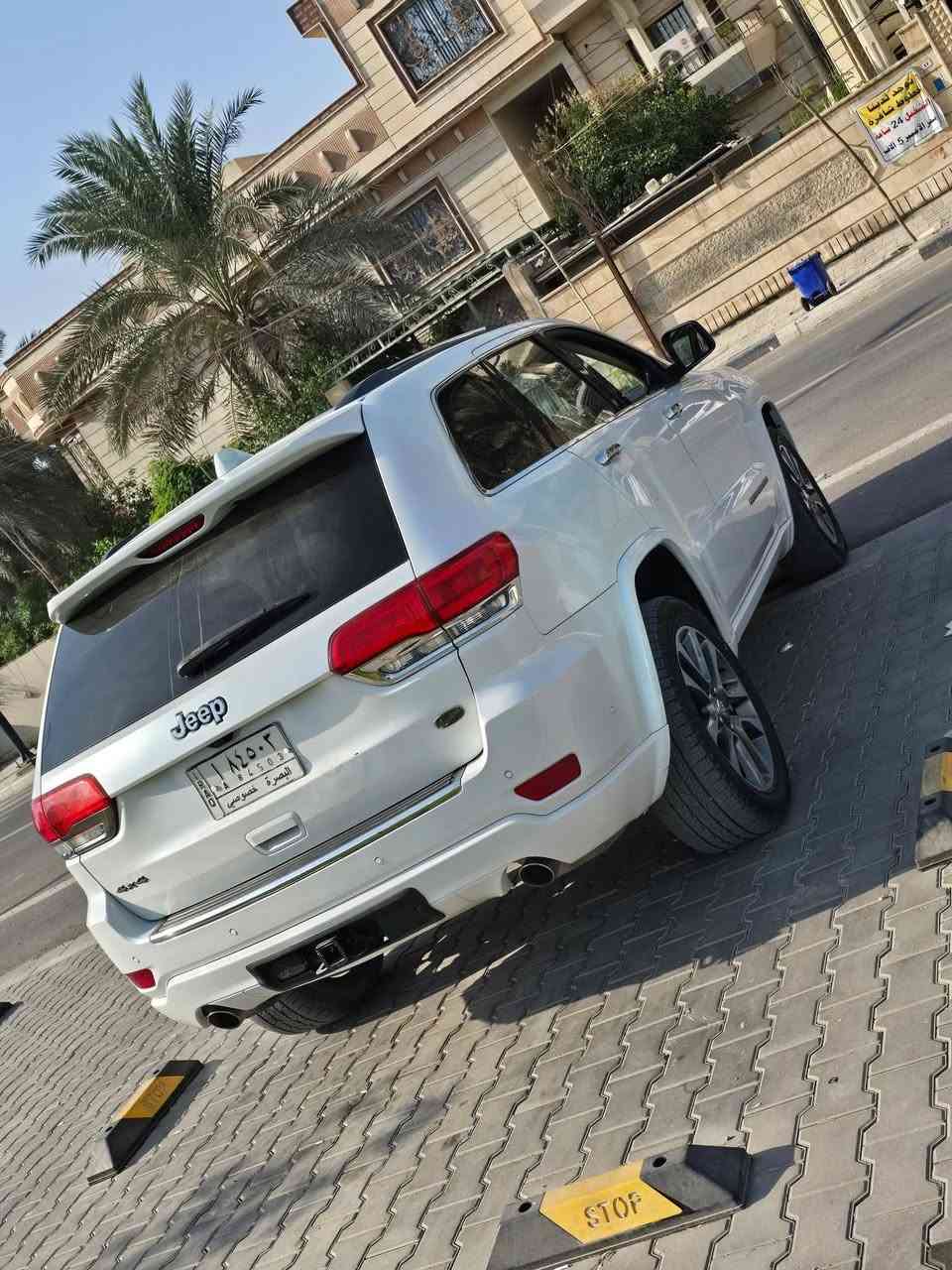 السلام عليكم للبيع او مراوس 
جيب اوفرلاند موديل 2018  فول الفول لون صدفي 

مواصفات السياره، 

1- محرك 6 سلندر 3600، صالنصه عدد ثنين

2-رقم بصرة بااسمي

3-فتحه بانوراما، 

4-كشنات جلد بيجي تدفئه تبريد، كشنات خلفيه تدفئه 

5-كشنات اماميه فول تحكم كهرباء+خرن 

6-ستيرن تدفئه+ ستيرن كهرباء+ شفتات

7-دشبول خياط بلادي اصلي 

8-جكات

9-اربع وضعيات للقياده 

10-نظام صرف الوقود (ايكو)

11-مرآه جانبيه في حاله الرجوع للخلف+ هيتر 

12-لايتات لدات امامي خلفي+ منضمومه زنون بلادي

13-كامره خلفيه + حساس خلفي امامي 

14_ شاشه كبيره 

15- صندوك كهرباء 

16-تشغيل عن بعد 

17-هوكات امامي + خلفي

18- غرفته لون بيجي

السياره فقط تقرير مياء امطار قطرة ماداخللة والصور التقرير مرفقة 

مكانها البصرة   الاتصال ***********

السعر  خاص الخاص مفتوح
