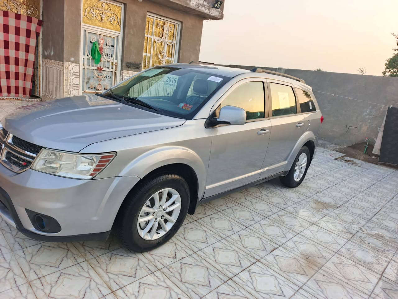 دوج جورني 2015رقم ذي قار بسمي سنويه 29 وارد أمريكي حدثه بنيد وجاملغ بدون ضرر داخلي وبيه رشت صبغ بصيطه كلش فول مواصفات عده فتحه. محرك 6 سلندر 3قطع تبريد 7راكب بصمه تشغيل عن بعد شاشه تحكم استرن ليت زنون اصلي ماشيه 140 سياره جاهزه من كلشي  مكاني الناصريه مركز السعر 119 فقط اليدور جديد ينتصل سياره مل جني ***********
