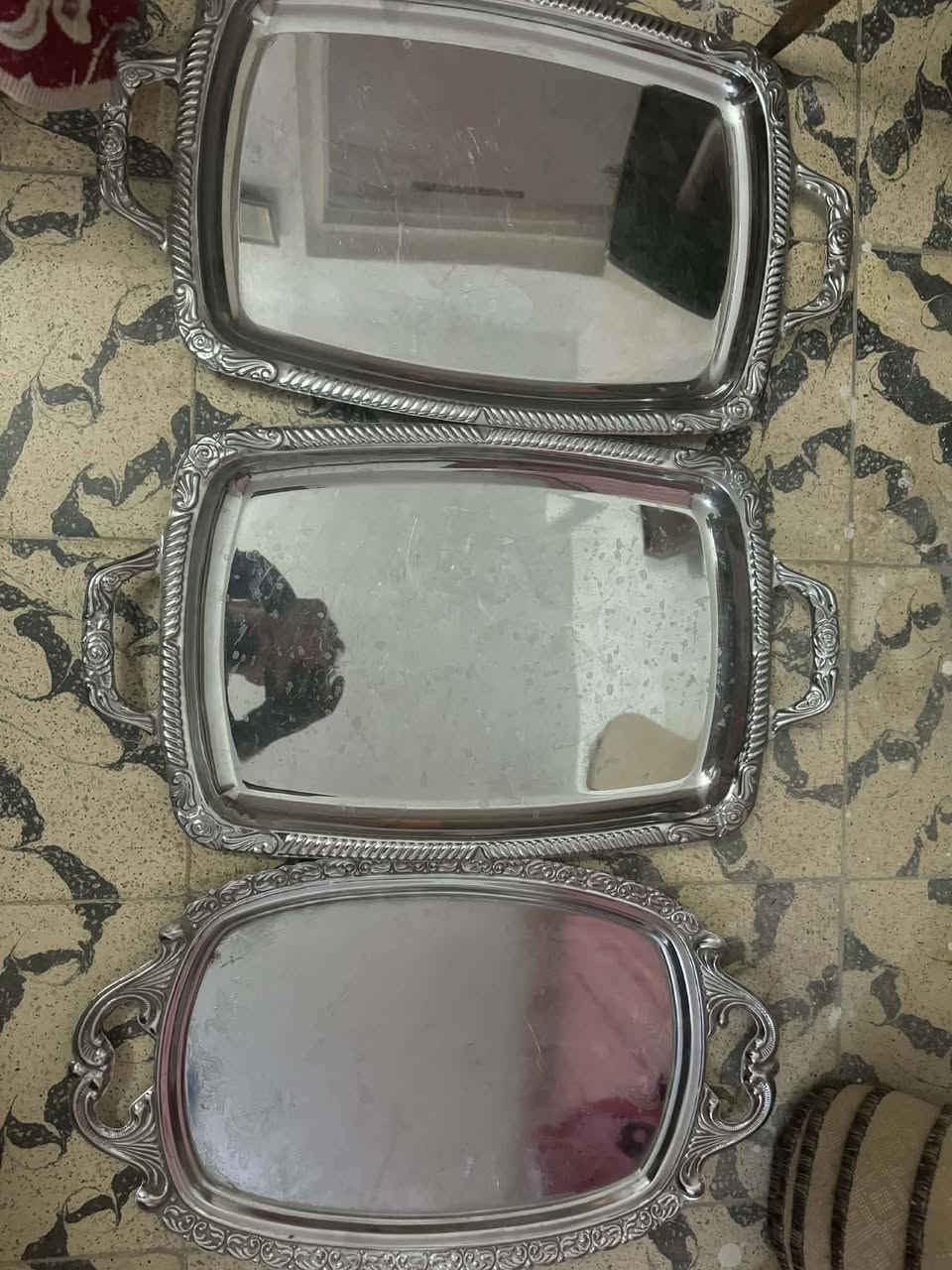 السلام عليكم غراض للبيع نضيفات جدا مكاني  بغداد *********** وت ساب متوفر
