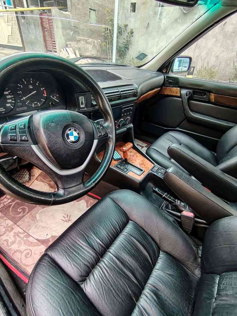بسم الله نبدي
من رخصة الادمن سيارة Bmw موديل 1994 حجم 525 اصل رقم بغداد دولي تخم تاير صدر جديد غرفة جديدة تبريد شغال مكانها المحمودية واتساب ***********
***********
