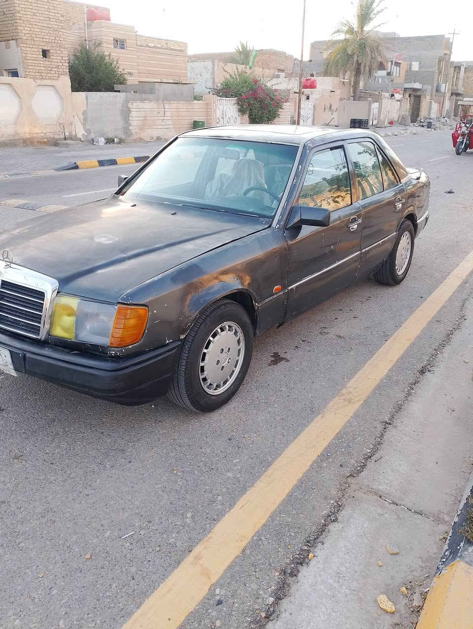 السلام عليكم
سياره مارسيدس موديل 1992
رقم انبار 
سنويه لل 27
مكينه في بي تي  مكينه وكير نضيفيات تخم تاير حداديه نضيف
مكانها في واسط 
رقم الهاتف ***********
