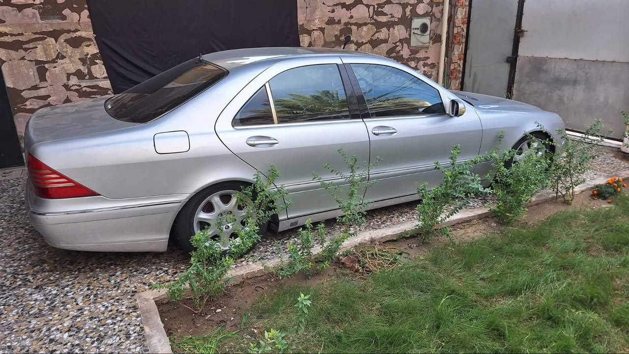 السلام عليكم ورحمة الله وبركاتة
مارسدس غواصه ٢٠٠٤ فول مواصفات

٨ سلندر ٥٠٠

ادوات بدون كص بدون صبغ سياره لوك

غرفتها جديده 

ماشيه ٨٠ الف... متومه رقم وسنويه 

محرك كير جدد صدر جديد تخم تاير جديد

تبريد تدفئه شغال مناقصها شي

يرهم بيع او مراوس

السعر ٥٨ وبيها مجال

مكاني صلاح الدين تكريت

للاستفسار ***********
