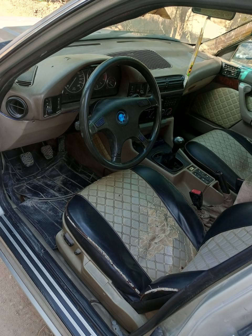 سلام عليكم  بي ام 520تك فانوس موديل 90 كير عادي بدون فتحه تجفيت كامل امس طلعته الله شاهد تخم نوزلات بلكات تخم تاير باتري كوري امش شديته كير محرك بدي كفاله رقم دهوك نكليزي مداور ثاني يوم   لون سلفر محتاج واريد ابيع السعر ٣٨وبيه مجال هاذه موسعرهه بس كودن محتاج فلوس مكاني ذي قار شطره   الشراي  فقط يتصل واني خادم ***********.     ***********
