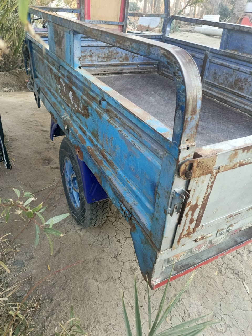 للبيع مقفوله كفاله عامه السعر على الرقم وبيك خير وتدلل ***********
