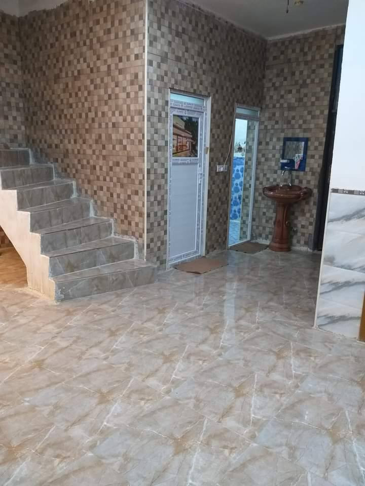 السلام عليكم دار زراعي للبيع مساحه 200م العنوان شارع80 محيزم 4 جهة كربلاء كافة الخدمات بناء حديث السعر 55 مع المجال للاتصال على الرقم التالي ***********
