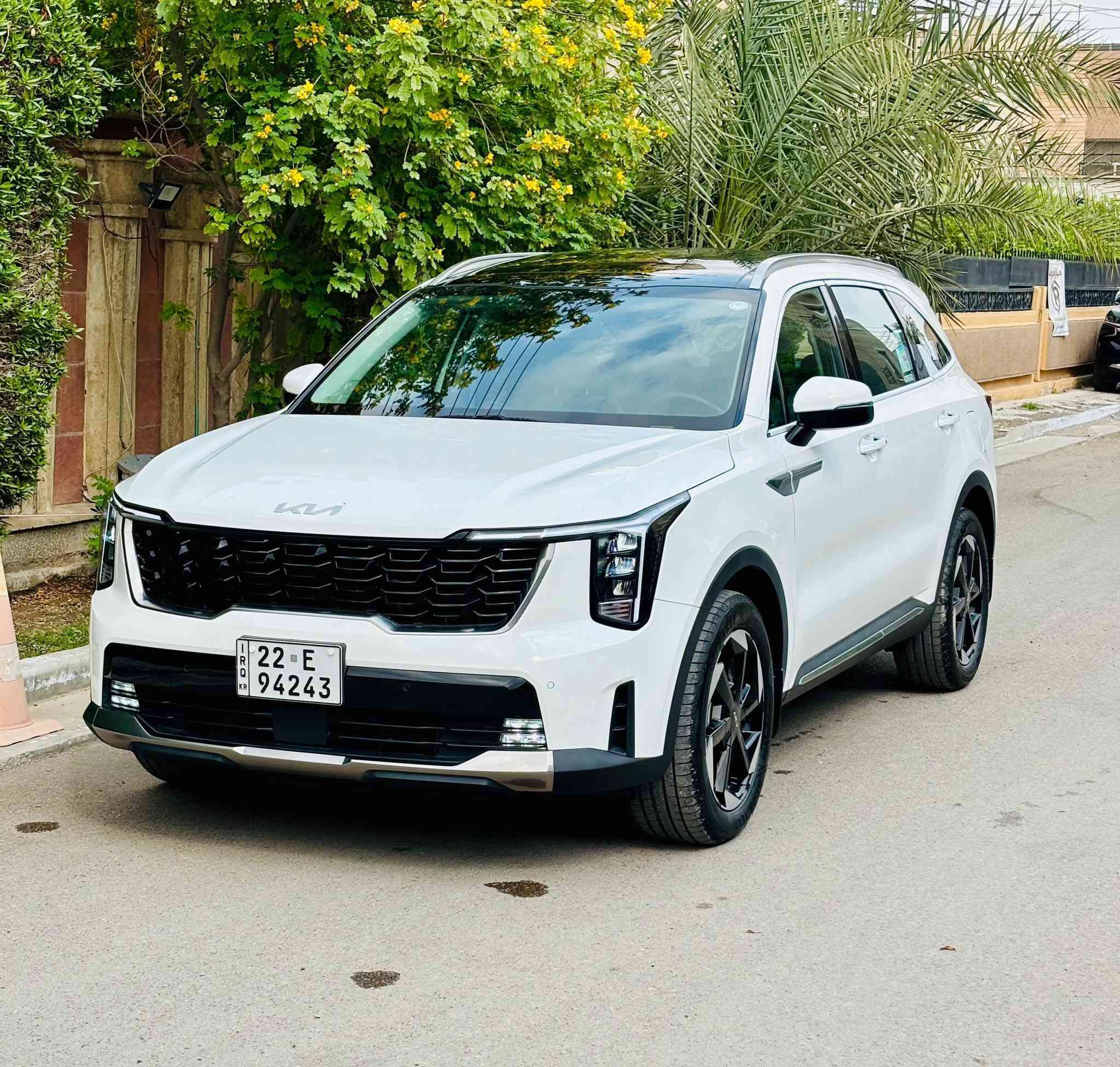 السلام عليكم 
كيا سورنتو 2024 خليجي شركه اكدال 
ماشيه 7000km 
رقم أربيل باسمي 
مكفوله بعده بحاله الزيرو 
محرك سته سلندر 3500
مواصفاته:- بنوراما، بصمه ،مقاعد كهرباء،كير ماوس ،شاحن تليفون ،دشبول ديجيتال ،شاشه متصله ،نشره ضوئيه متغيره 64 لون ،بردات خلفيه، جنطه كهرباء ،حساس امامي خلفي ،شفتات ستيرن ،هاند بريك بصمه ،درايف مود متغير ،كامره خلفيه دواره ،لايت زينون ،لد امامي خلفي ،كشاف زينون ،نضام ترحيب ،مري كهرباء ،اشاره بل مري ،
السعر ( 30.800$ )يعني (308 ورقه)
مكان السياره المنصور 
***********
