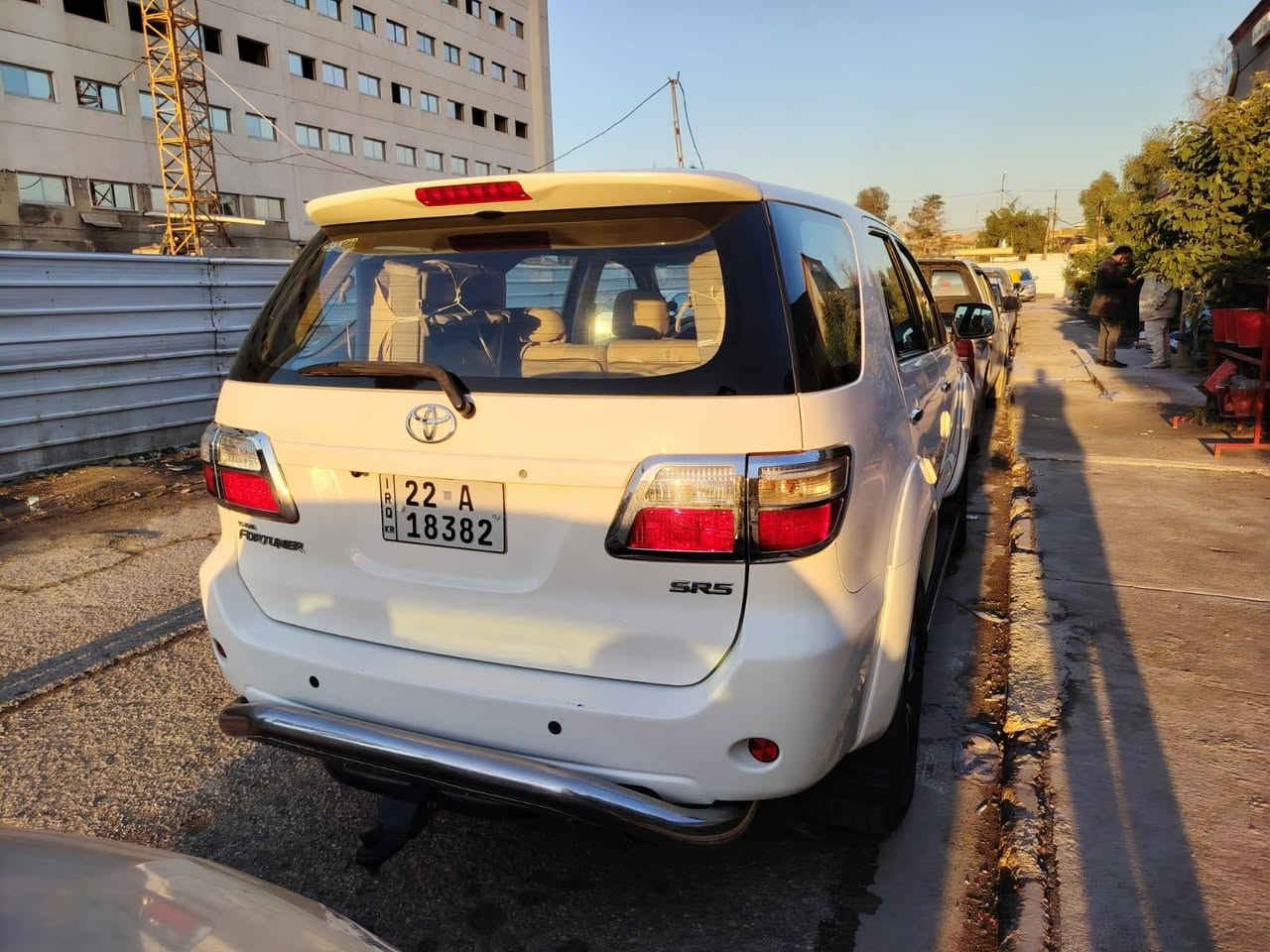 السلام عليكم. تيوتا فور چنر. 2009 رقم وسنويه جديد اربيل. ماشيه 170الف كير محرك شرط. السياره اكلين بدون صبغ وضربه نهائي. شبر بارد فقط. 7را
كب كهربائيات كلو شغال بشرط من الرقم للرقم. سعر 165 وبيها مجال قليل. ***********
***********.
