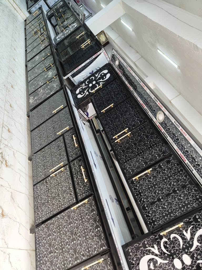 كاونترات المنيوم  شغل موصل 
العنوان موصل الجانب الأيمن شارع النبي شيت معرض الإمارات *********** واتساب 
*********** موصل, نينوى
