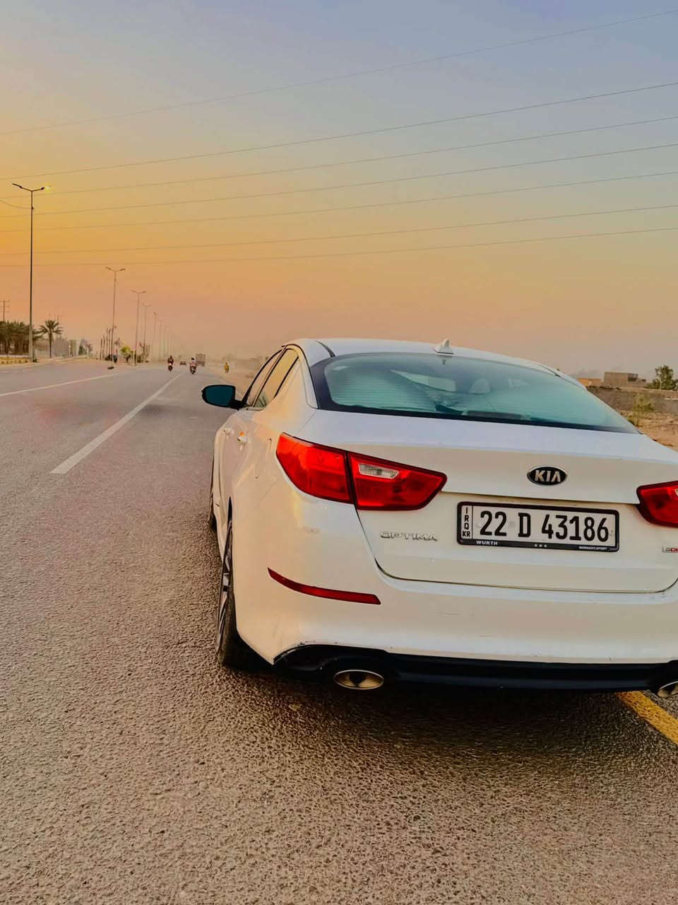 اوبتما
2015 
محرك 2400 دبل اكزور gdi
وارد امريكي بدون ضربه بيها فقط بارد بالجاملغ الايسر قليل
ماشيه 160 
رقم شمالي باسمي مكاني بالحله 
عارضها ب ٩٩  وبيها مجال بسيط 
الاستفسار
***********

