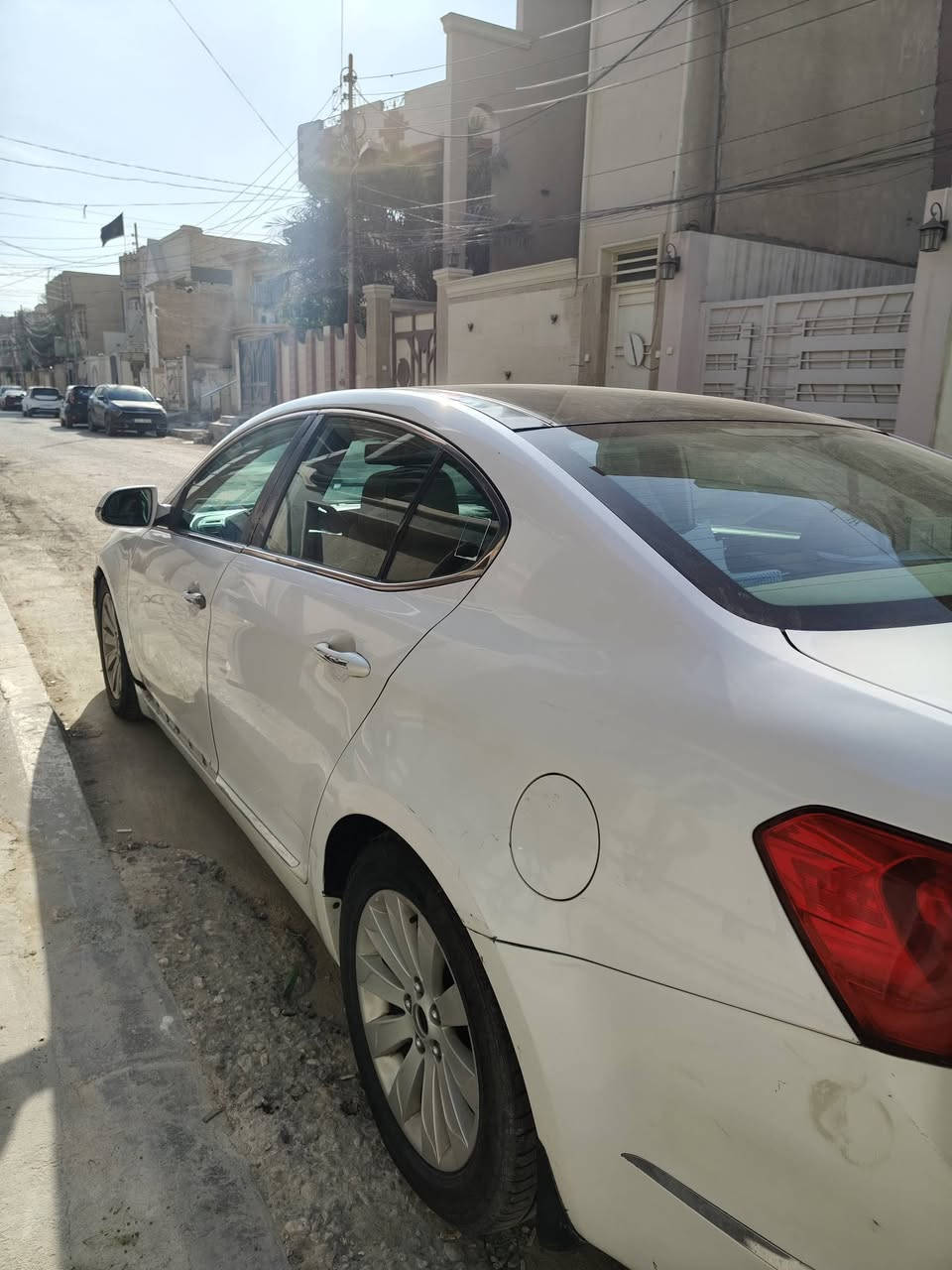 للبيع كيا كادينزا 2011 خليجي
فول مواصفات ملكيه 1/1
محرك:3500
رقم بغداد 
بيه 3قطع صبغ جاملغ وباب صفحه السائق 
جاملغ عكس جهة سائق 
مواصفات سياره معروف 
السعر:108ورقه وبيه مجال حك جيه 
مكان سياره كربلاء 
***********
