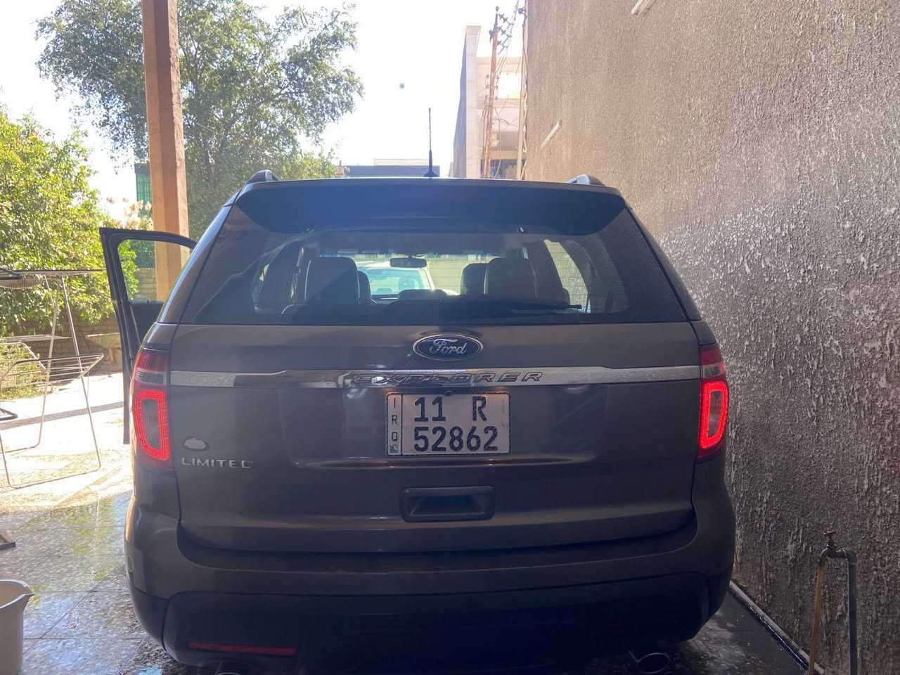 السلام عليكم
سعر .. 145..ورقه بيها مجال 
Ford Explorer 2012
فورد اكسبلورر 2012 نظيفه جدا 
رقم (بغداد)ب اسمي 
رقم و سنويه 
مكينه 6 سلندر 3.5
اللون مميز

مواصفات فول بدون فتحه.....
رمز سري بالباب 
بصمه ابواب وتشغيل
لايتات عدسه بلادية
كاميرا خلفية
شاشه كبيره بلادي
نظام الأوامر الصوتيه 
شاشتين عدادات بلادي
تحكم ستيرن كامل
مثبت سرعة
مراي هيتر
أشاير مري
كشنات اماميه كهرباء
كشنات جلد
7 راكب
تبريد ثلج 3 قطع 
صبغ..فقد جاملغ وبنيد  
بدون ايرباك ( ايرباك سليم )

مكان السيارة بغداد حي الجهاد 

تواصل رقم هاتف 
***********
