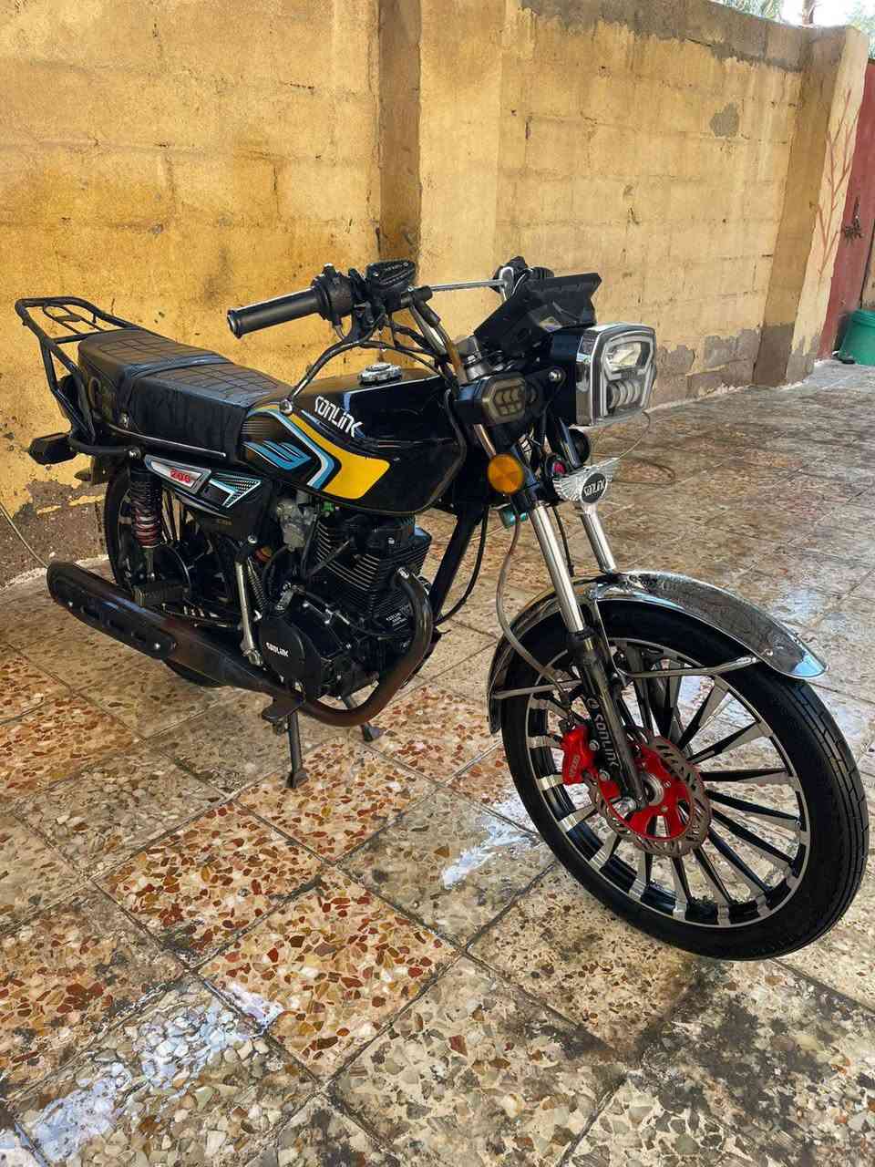 دراجة للبيع موديل 25دراجة فول مواصفات  دراجة اكتفل عشاير  من سرقة. الدراجة اوراقها ضاعن.    سعرها 650بيها مجال بصيط


**إذا كنت صاحب هذا الإعلان وتريد حذفه لأي سبب، رجاءا أرسل رسالة إلى الدعم الفني**