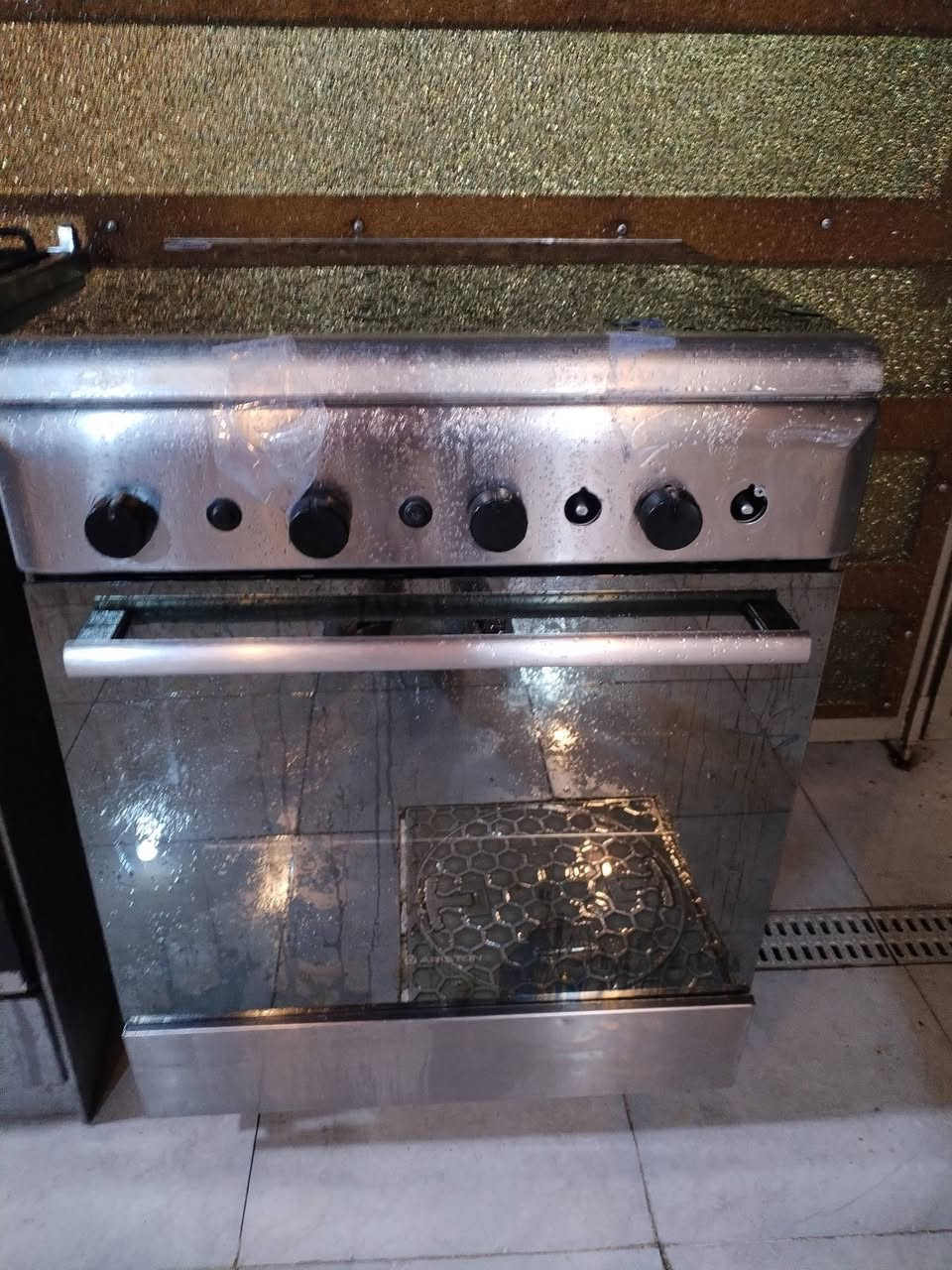 البيع طبخات بلازمات وحدة نت وحدة بدون حجم ٤٣ اصليات مو صيني ***********
