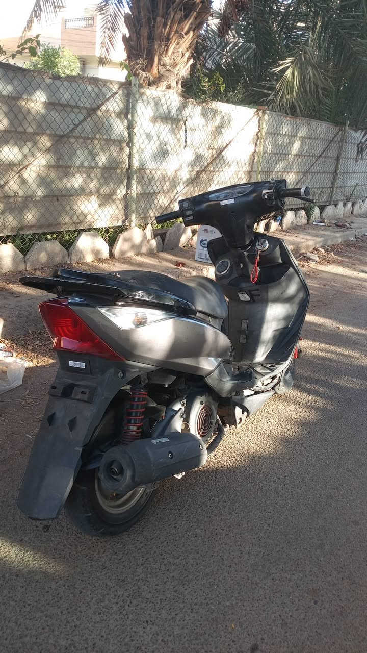 السلام عليكم
دراجه ثعلب 140 للبيع
 الدراجه مكفوله مكينه ما مفتوحه 
اي نقص ما بيها الدراجه رمبه و أوراقه كامله 

الدراجه قفل 750

 بغداد 
حي الإعلام 
شارع المستوصف 

***********
موجود واتساب
