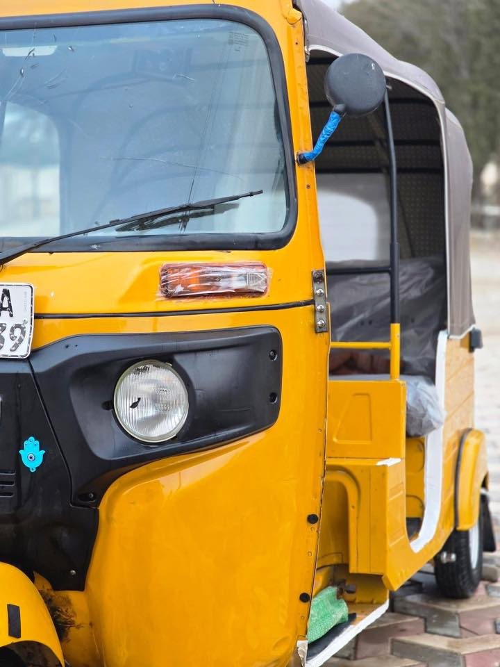 تكتك عشرين كفالا لبيع سعر اربع وربع سنويا ورقم إنكليزي ‭٠٧٨٣ ٢٦١ ١٣٧٣‬
