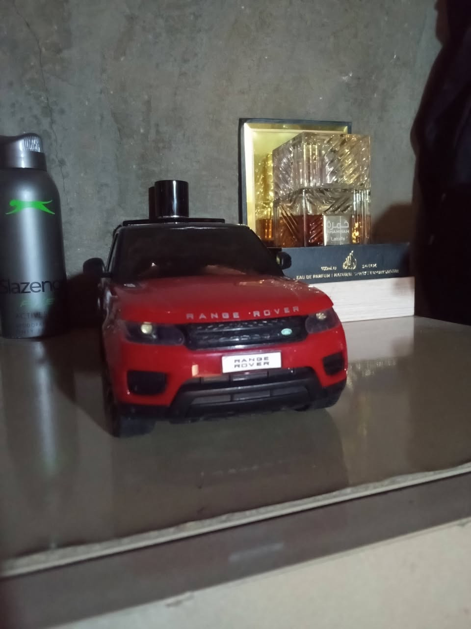 السلام عليكم رانج روفر 2014 لون احمر السياه الصور ضالمتهه لأن الاضائه ضعيفه السياره كلش حلوه نصبتهه التواصل *********** واتساب رصيد 🔥🔥
