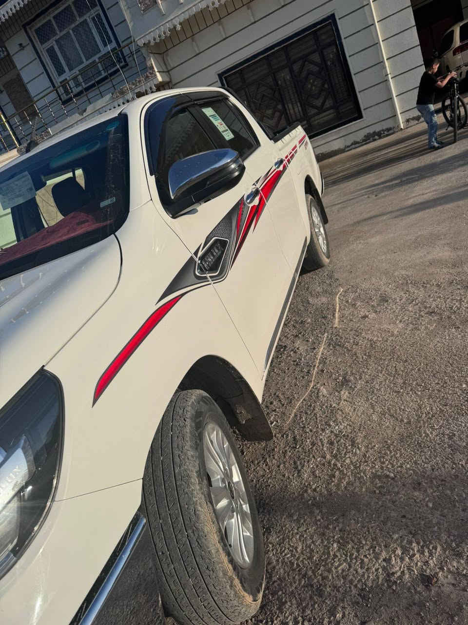 هايلوكس 2024 اوتوماتيك
فول مواصفات شركة ساز 
ماشي 69 الف حقيقي مكفول كفالة عامة
رقم أربيل بشرط تحويل 
 سياره جديد مابي النقص
سعرها 285  مجال شي قليل 
مكان ديالى قرب ناحية جديدة الشط 
***********
