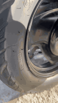 سلام عليكم دراجه ماكس بوليس للبيع مديل2008ماعايزه ايشي كلهه بلاد ختم واحد وي المكينه السعر900وبيه مجال للطيبين وحك الجيه دللون وهاذه رقمي***********
