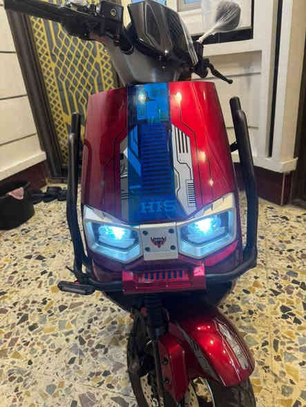 السلام عليكم ماطور شحن للبيع بعده نضيف مدرع بل كامل اي نقص مابي شركه Hls ارقه شركه موديل ٢٥ اربع سرع سرعته ٩٩ دبل اشاره هورن اشاير نضام بك رجوع الى خلف لايت عالي ناصي سويجات ٢ كرتات ٢ بصمات كامل مكمل ٦ بطاريات كبار شرط تفحص يله تأخذه سعره ٦٠٠ الف بي مجال بسيط عنوان رمادي تأميم اتصال ***********
