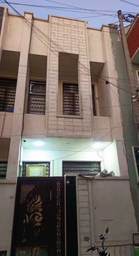 الدار للبيع 🏠  المساحه : 50م العنوان  : الحريه ، دباش ، قرب شارع الصحه...