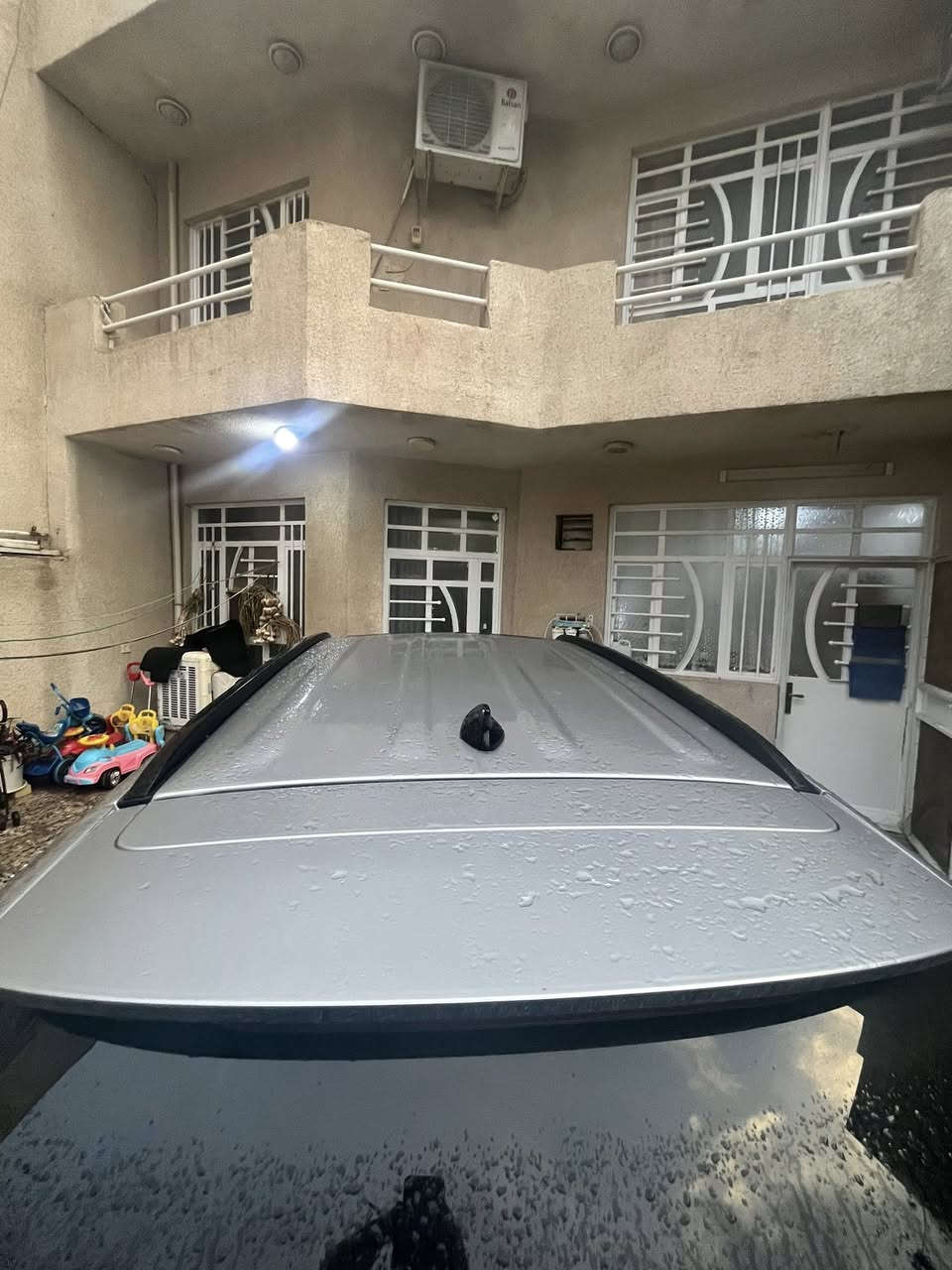 السلام عليكم
هيونداي توسان 2024 شبه زيرو سياره مرقم بغداد 
ماشيه 16 الف 
فول مواصفات
داخل جلد 
كراسي تدفئه
فتحه سقف 
بصمه 
شاشه ابل كار بلي + اندرويد اوتو 
عداد دجتل 
ويل 19 
فور ويل 
فول الفول سياره 
4 قطع صبغ سياره بيها سونار راسلني ادزهن الك 
*********** 
السعر  182 وبيها مجال
