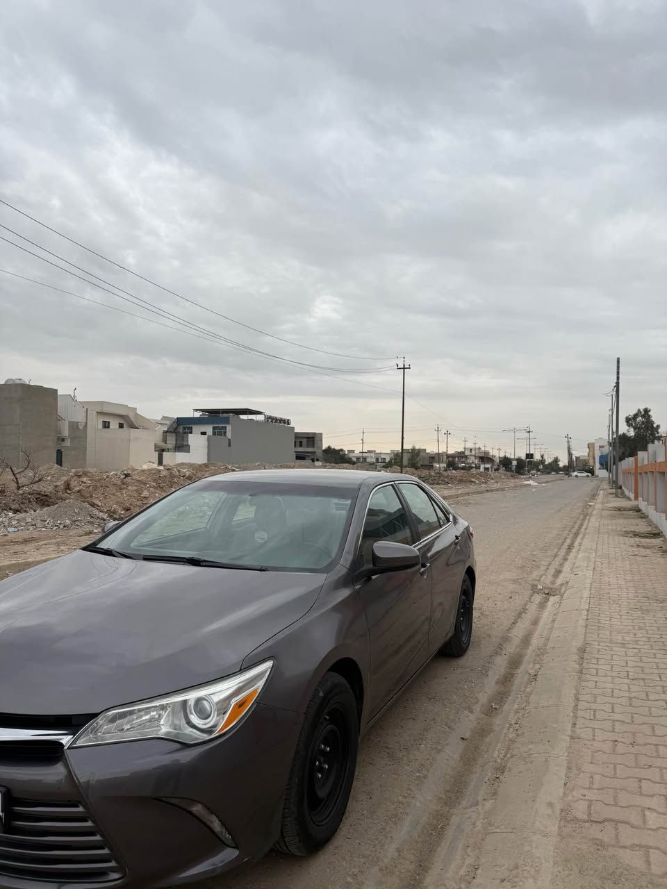 كامري 2017 
موصفات سياره Le
-داخل كريمي وصاج
-كشن كهرباء 
-وشاشه وسطي وموصفات معروفه
هزه سنويه جديده
:-ضرره : جامرلخين طرف سايق مصبوغ وتعديل بارد بل باب 
السعر:- 142 ومجال
العنوان/ كركوك
*********** كركوك, العراق
