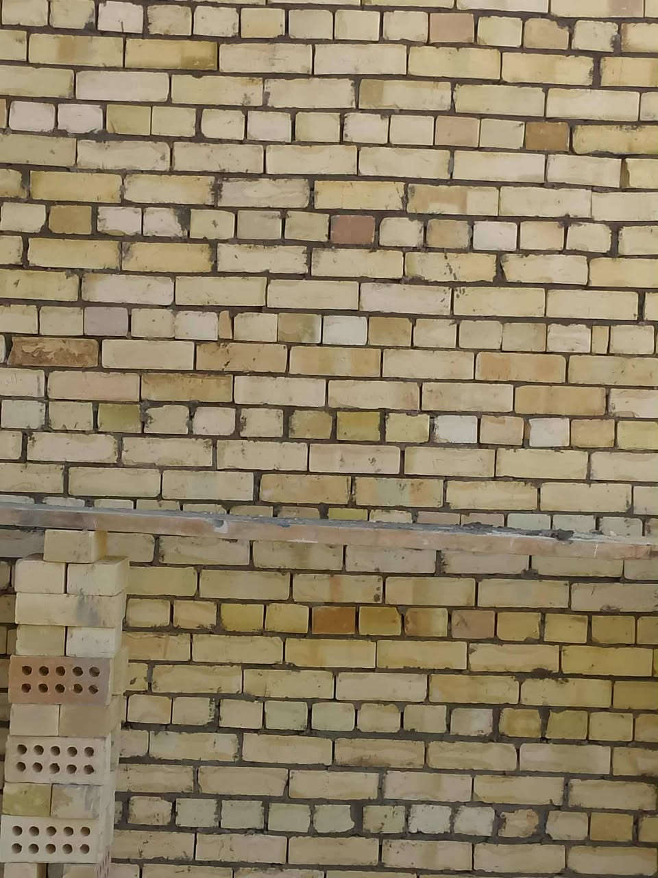 كادر بناء مصري شغل درجه اولى استلام مهندس واسعار مناسبه طابوق او بلوك والتزام بالمواعيد ***********
