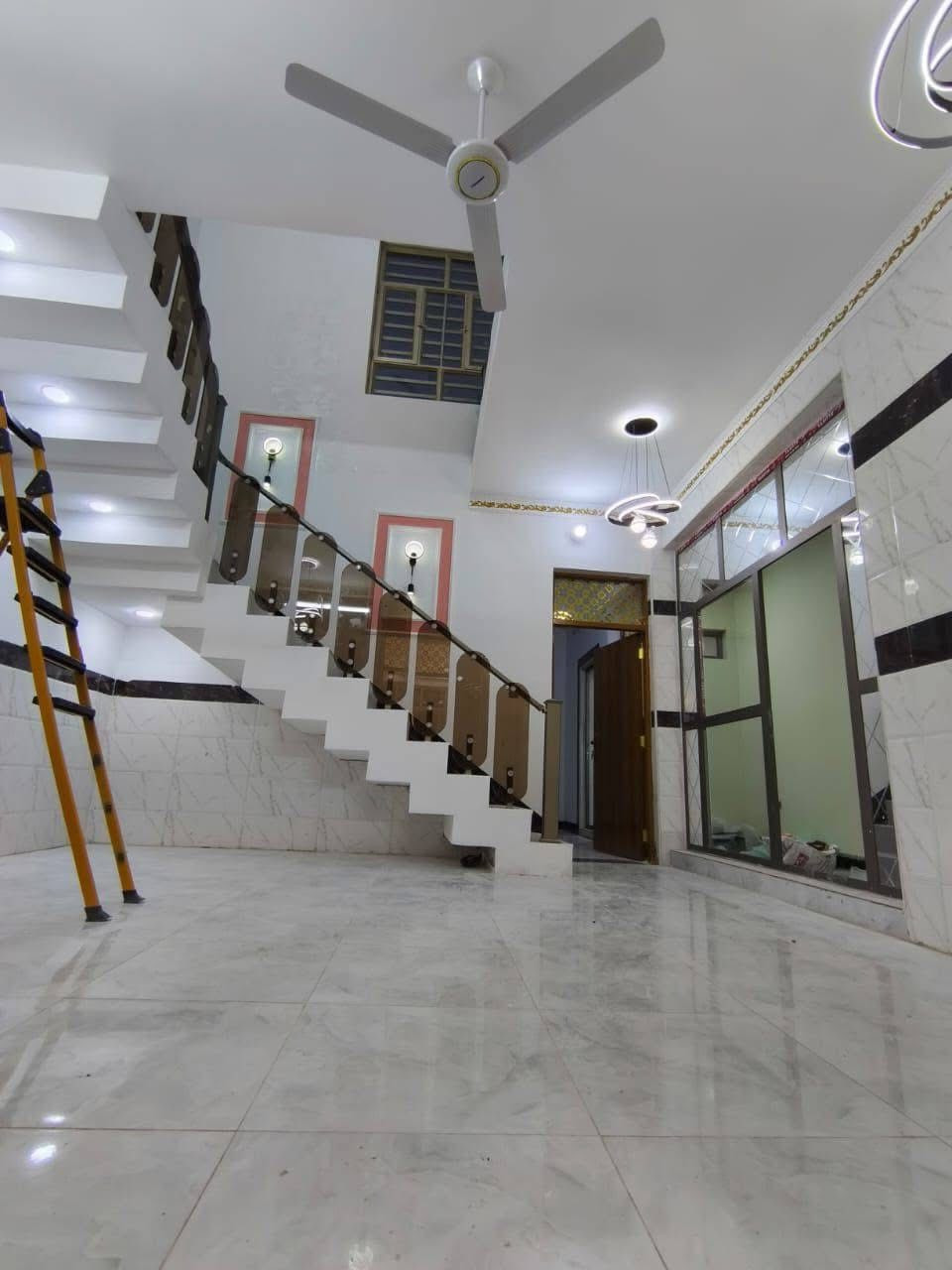 بسم الله ماشاءالله
140 متر طابو زراعي سند 25

البيت مدخلين استقبال مطبخ

غرفه جوه ومنور كبير وصحيات

طابق ثاني غرفتين نوم وخدمات

موقع البيت حي المهندسين 

مقابيل مستشفى حمادي شهاب 

قبل مرور الحسينيه 

سعر 145 بي مجال

***********
