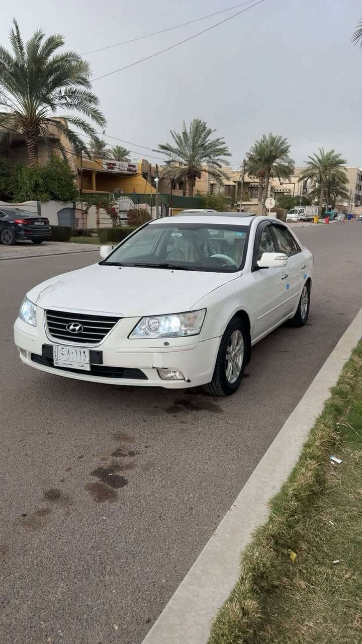 السلام عليكم ورمضان كريم للبيع سوناتا موديل 2011 خليجي شركة العامة 5 ويل كب مكينة 2000 بدون صبغ فقط أماكن بارد مكان السيارة بغداد *********** السعر 128بيها مجال
