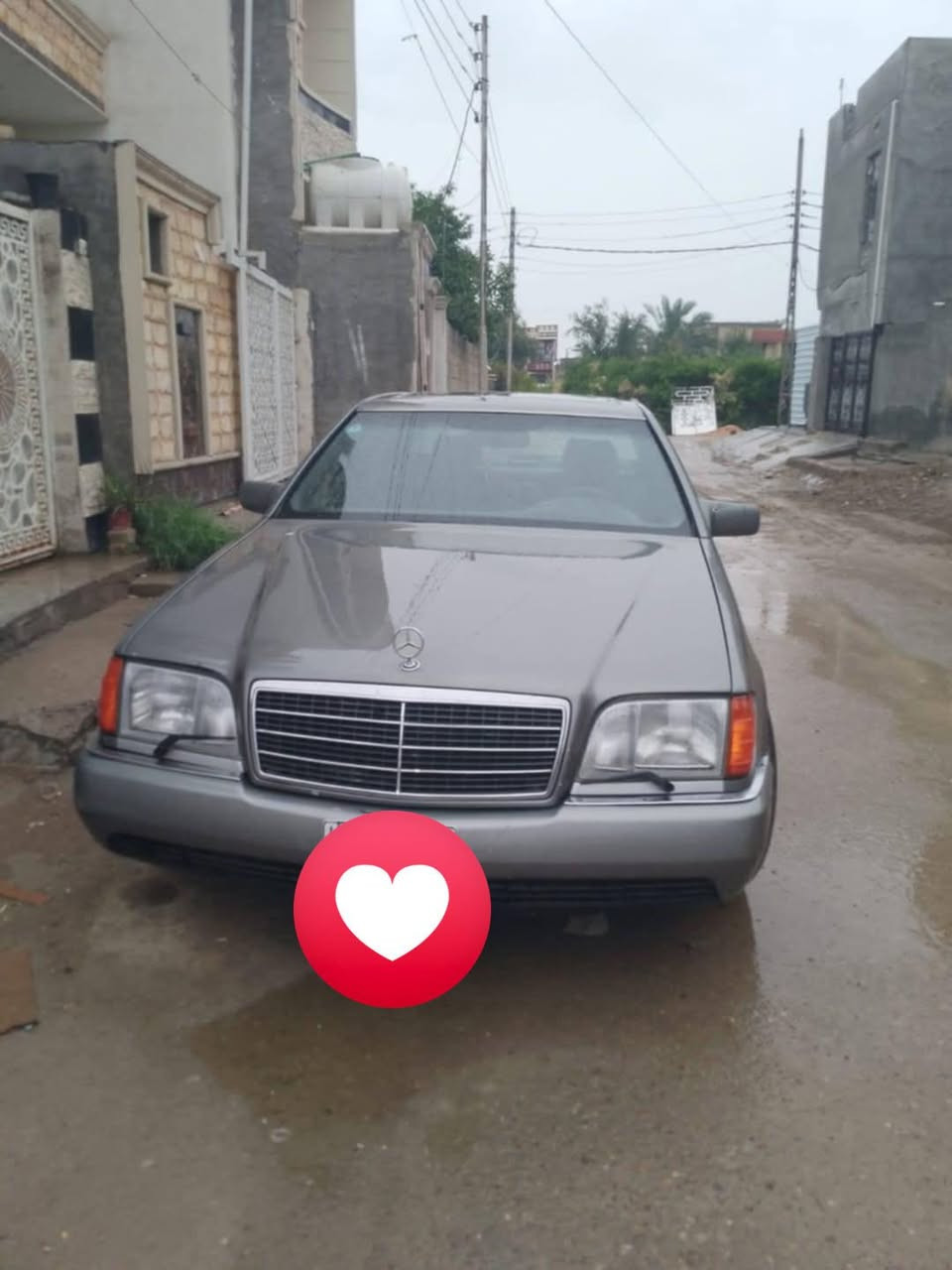 سلام عليكم 
عندي مارسدس شبح 
موديل 1992 
سنويه جديده عضم عاج
رقم بغداد جديد الماني 
محرك 6سلندر بلادي 
مواصفات 
فتحه 
كل الكشنات كهربائيه 
ستيرن كهربائي 
صدر امامي جديد
صدر خلفي جديد
تخم تاير جديد
سياره جاهزا
السعر ٦٠$ ورقه وبيه مجال 

الرقم الهاتف ( ***********/
