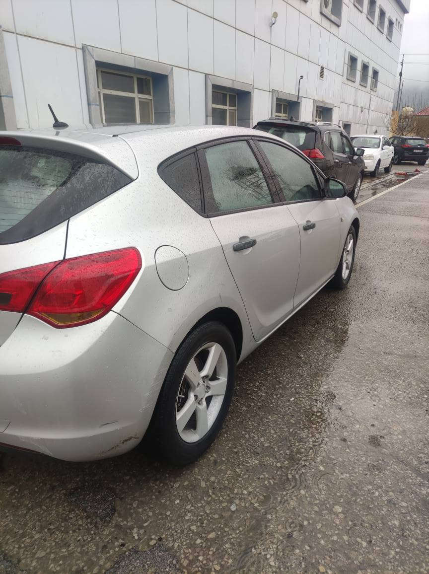 بسم الله الرحمن الرحيم ✅ 
ئؤپل ئيسترا مؤديل 2009✅
گير و مكينه به شه رت گير عادي ✅
رقم و سه نه وي نويه ✅ 
سبوغ له دوو پارچه بي داخلي ✅
سياره كه زؤر زؤر خاوينه ماشاء الله ✅
تحويل غرامه به شه رت ✅ 
سعري 63مجاليكي كم ✅
بؤ زانياري زياتر نامه بنيره ✅ 
يان په يوه ندي بكه به م ژماره ***********✅ سوران, أربيل
