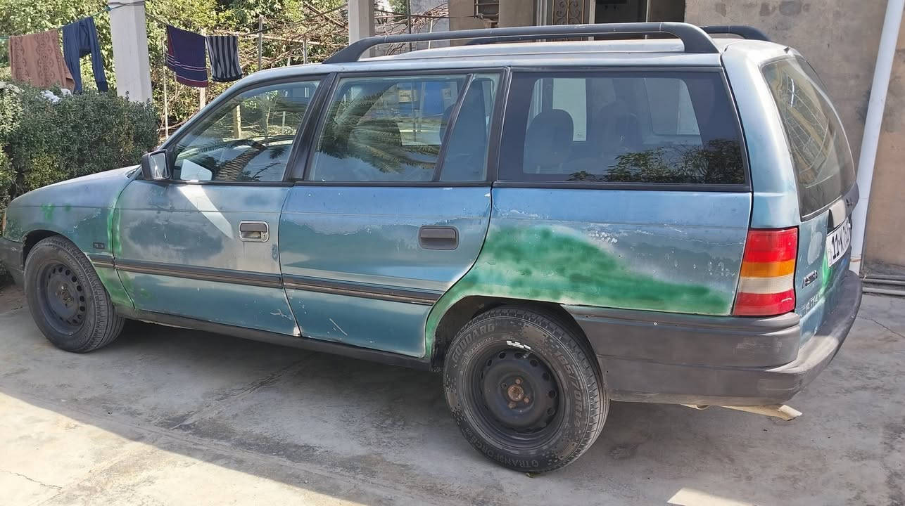 اوبل استرا موديل 93 بأسمي رقم بغداد دولي لل 31 سياره بلاديه بدون ضربه مكينه 1600 نوزل جام الامامي كهرباء تخم تاير داخل نضيف صدرها نضيف باتري جديد السعر 35 وبيها مجال التواصل على هذا الرقم ***********
