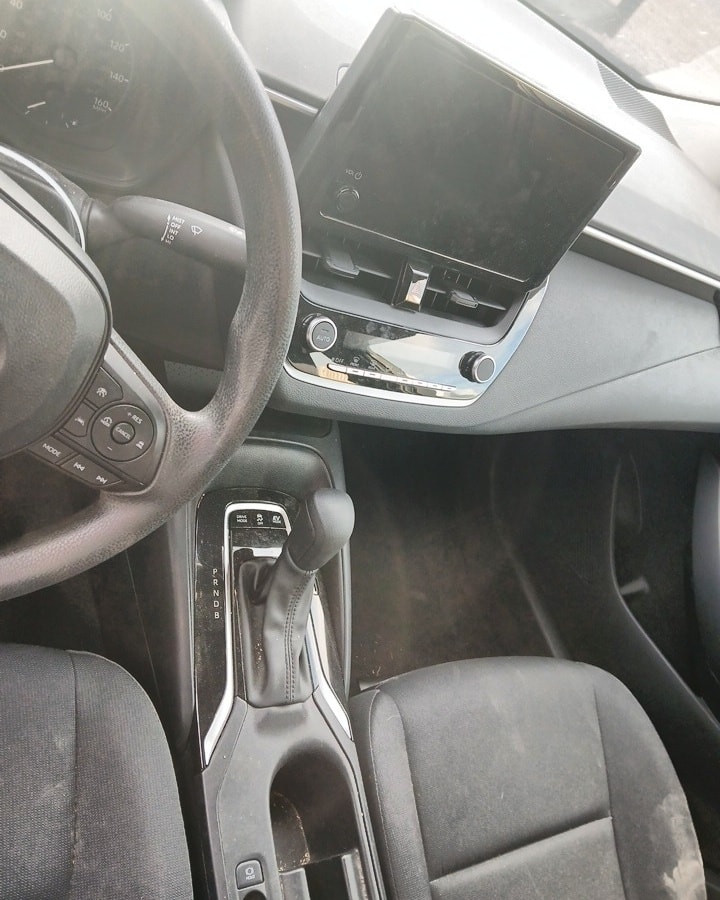 السلام عليكم 
للبيع تيوتا كورلا  موديل 24 هايبرد 
السيارة موجودة بالحرة 
سعرها بالحرة 120 وبيها مجال بسيط 
للاستفسار الاتصال على الارقام التالية 
***********
***********
او زيارة شركة الناجح فرع العامرية
العامرية شارع المنظمة مجاور مطعم راعي الحلال
