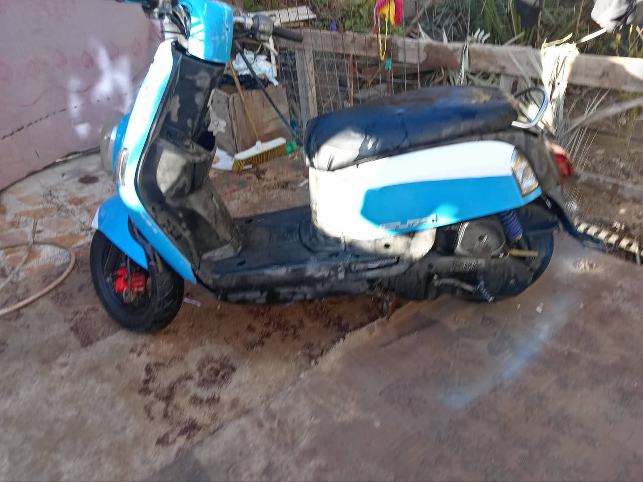 السلام عليكم دراجه للبيع بوليس كامله مكمله مانقصها شي مكينه 55
سعر 550بيها مجال سوق الشيوخ 
***********
