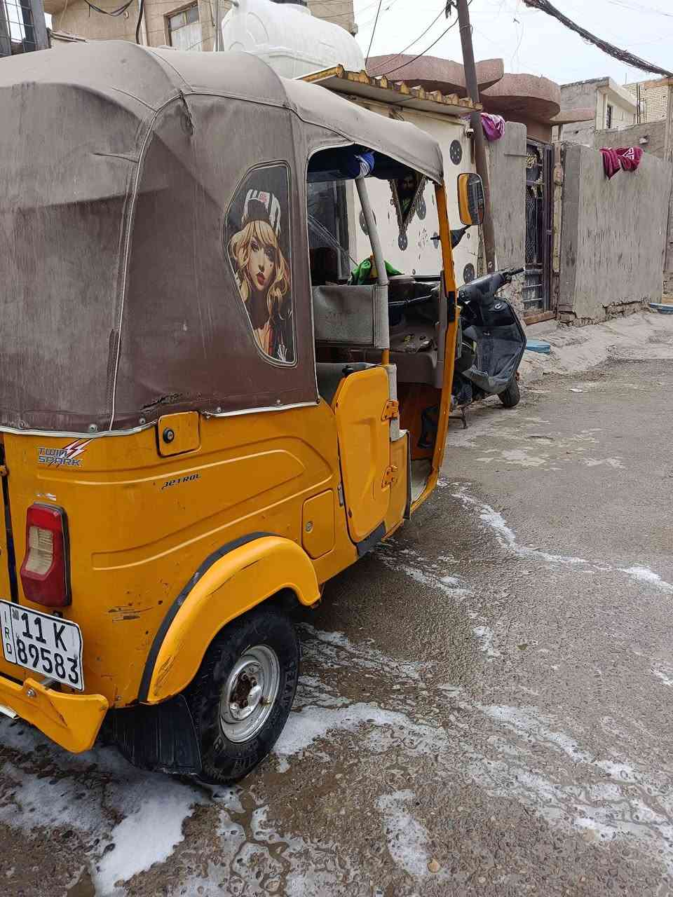 السلام عليكم 
تكتك للبيع موديل 2021 شهر 11 رقم بغداد 
التكتك باسمي التحويل ثاني يوم 
العنوان بغداد مدينه الصدر 
السعر 8 
الرقم ***********
