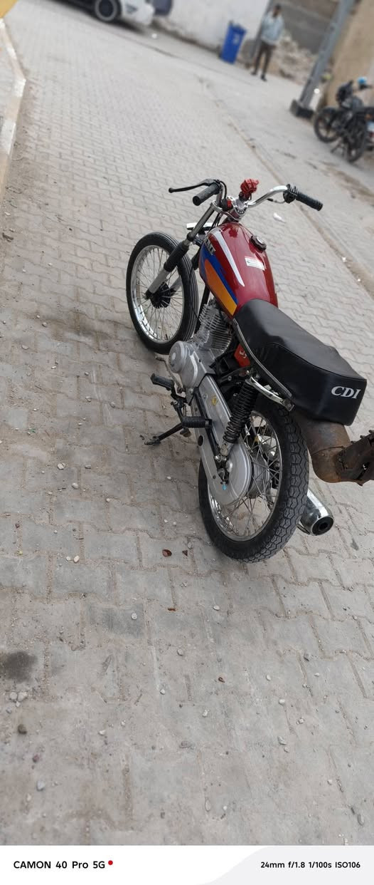 سلام عليكم شباب دراجه لبيع شاصي 2025 اوراق سكنر تعميره25 دراجه خير من الله مكاني كوت حي الجهاد الشراي اتصل وتدلل ***********
السعر 600وابيهه مجال
