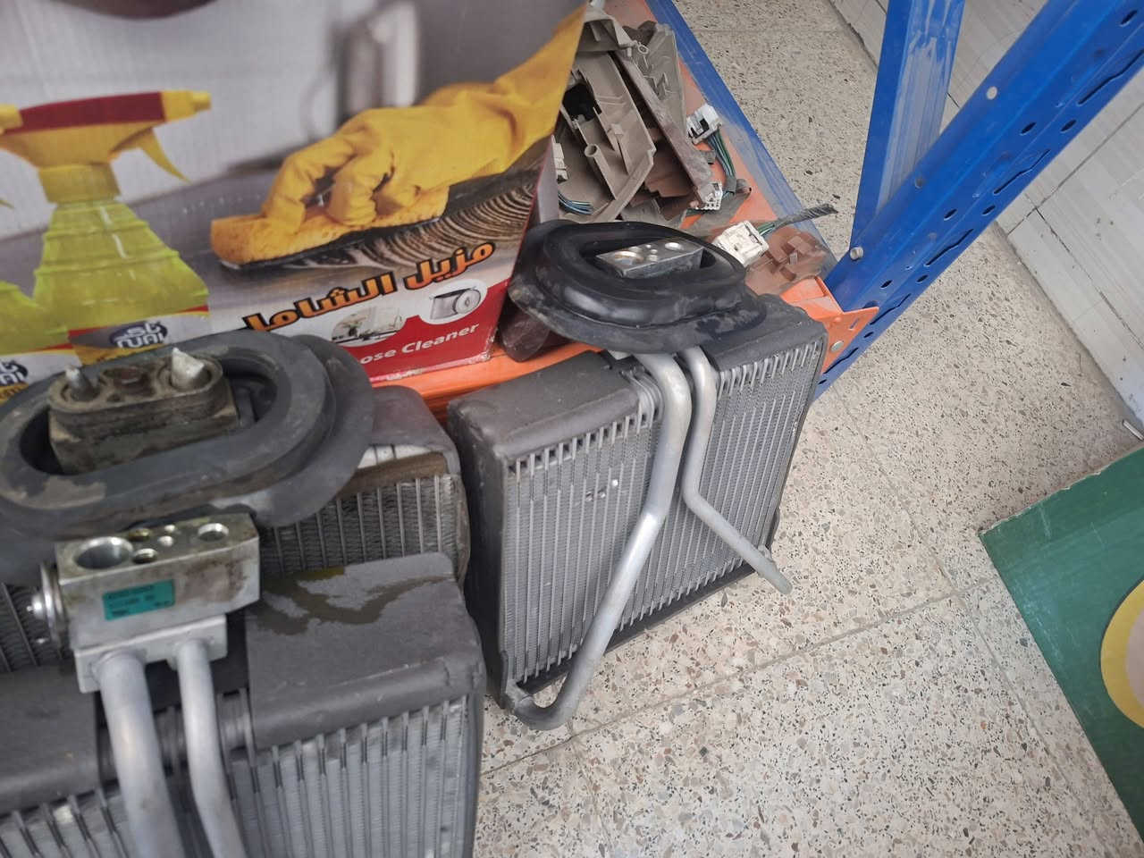 سلام عليكم اخوان وصلني فريز نيسان سني اصلي فتح من الكصه الكوري والياباني وسعر اهم شي ١٤٠ وعدي توصيل كل المحافظات ولستفسار واتساب *********** 📞📞🚘🚘
