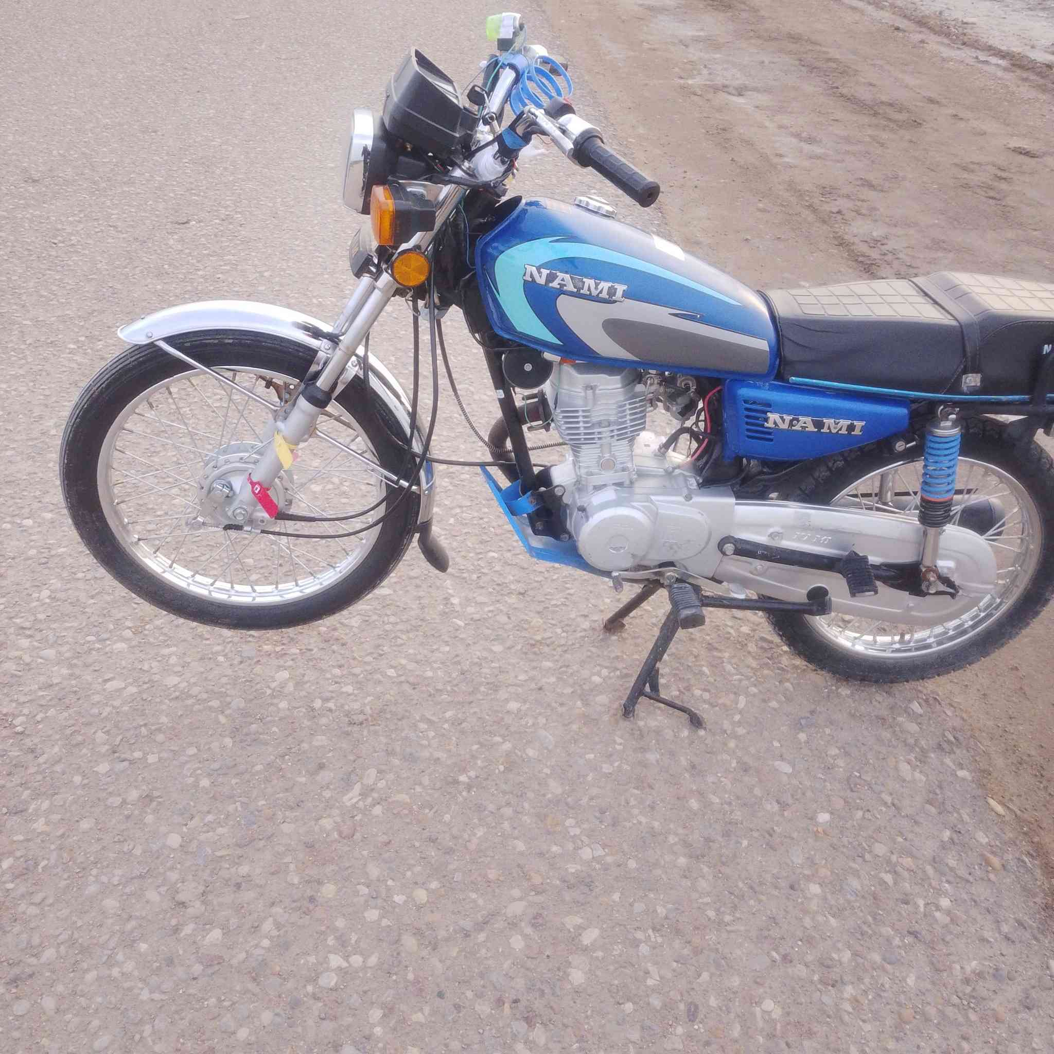 سلام عليكم دراجة للبيع موديل 20 اوراق اصوليه تعمير 24 مكفوله السعر 750 وبيه مجال  العنوان رفاعي اسفسار على الرقم ***********.
