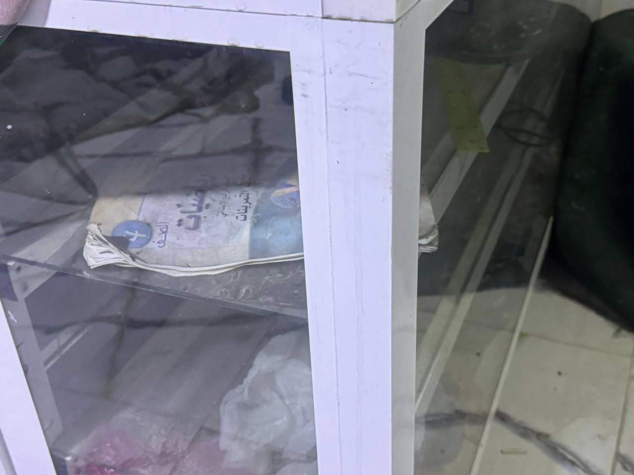 للبيع رفوف تركي اصلي مع فاترينات تزكام اصلي
‭0775 789 7180‬
