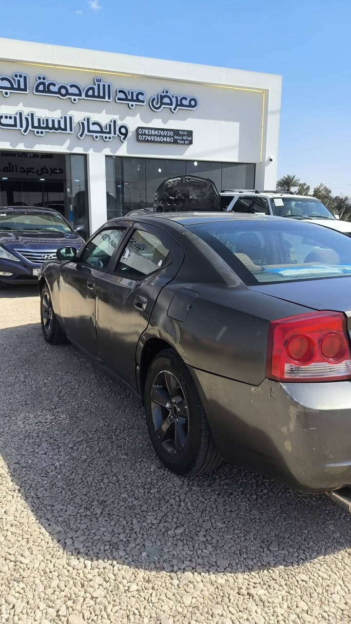 سلام عليكم 
جارجر 10 
طبق الاصل 
قماره فقط 
جاهزه وبيها تراي وشلعه تشگ الكاع 
تبريد ثلج 
مكان سياره بابل الحله 
***********
سعر 38 مجال جدااا بسيط
