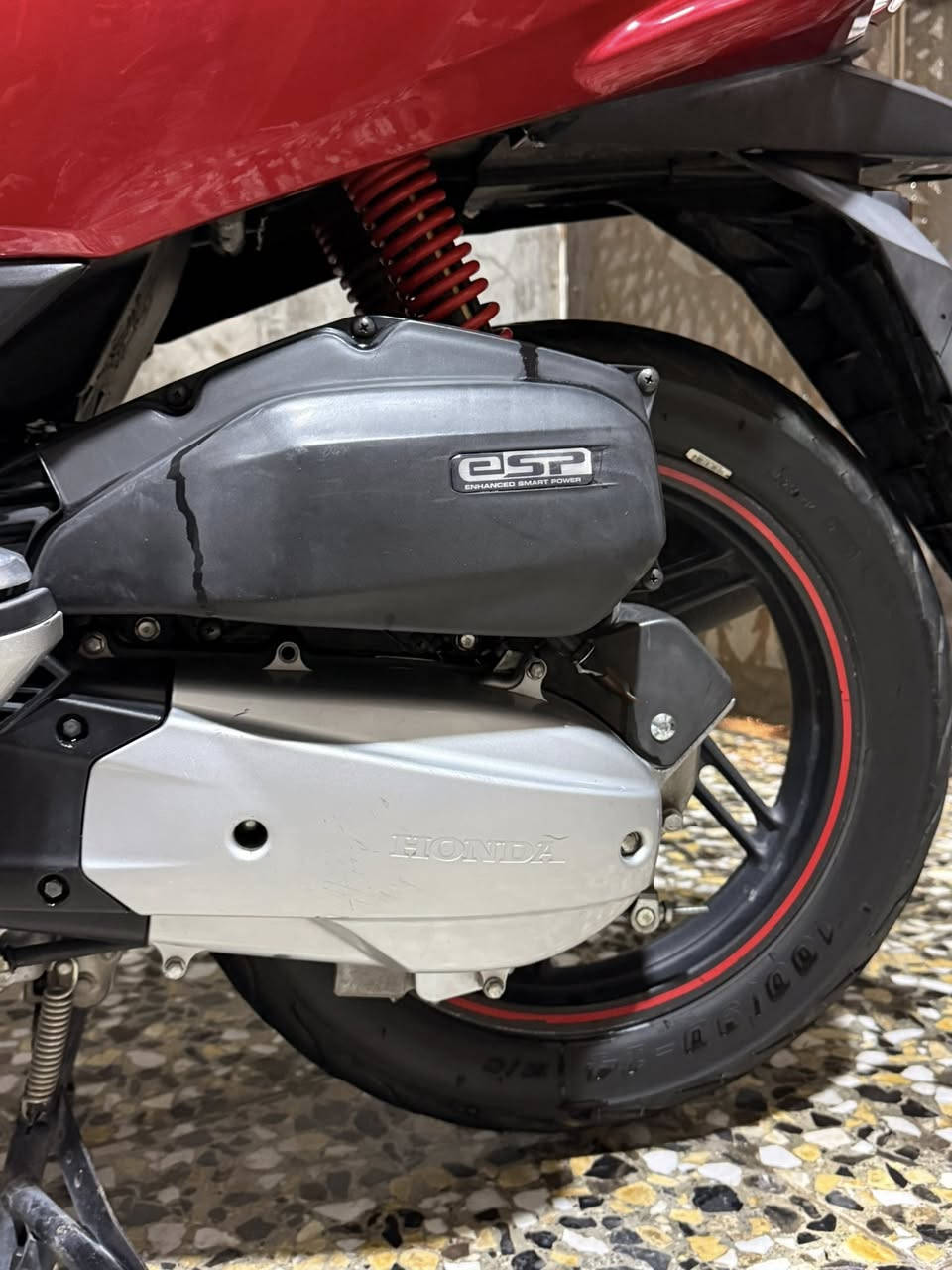 سلام عليكم للبيع فقط دراجه pcxجيل الثاني 125cc لون مميز دراجه جديده امانه الله خير من الله شلعه معدل مكينه كفاله دراجه مكفوله كفاله من تبديل كفر من صبغ ياباني مو ماليزي ستان كهرباء سايد بريك جامه طويله حساس ازدحام للبيع السعر 17للتواصل ***********مو شراي لا تتصل 👍
