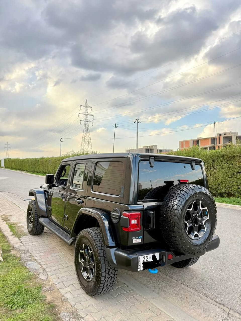 Jeep wrangler 4XE rubicon 2023
بسمه بانوراما وكشنات جلد جام كهربائي دفلوك امامى و خلفية و سوبار …
ماشى ٣١ مايل
جاملغ خافى و نص باب مصبوغ بدون ايرباك بدون دواخل 
سياره رقم اربيل جاهز بدون اى نواقص تايرات و هزه و فحص جديد
Mobile 0750 4618416
Mobile *********** أربيل, العراق
