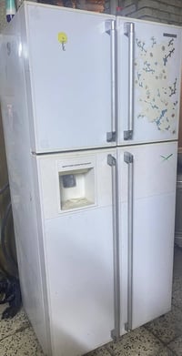 ثلاجه • عاطله