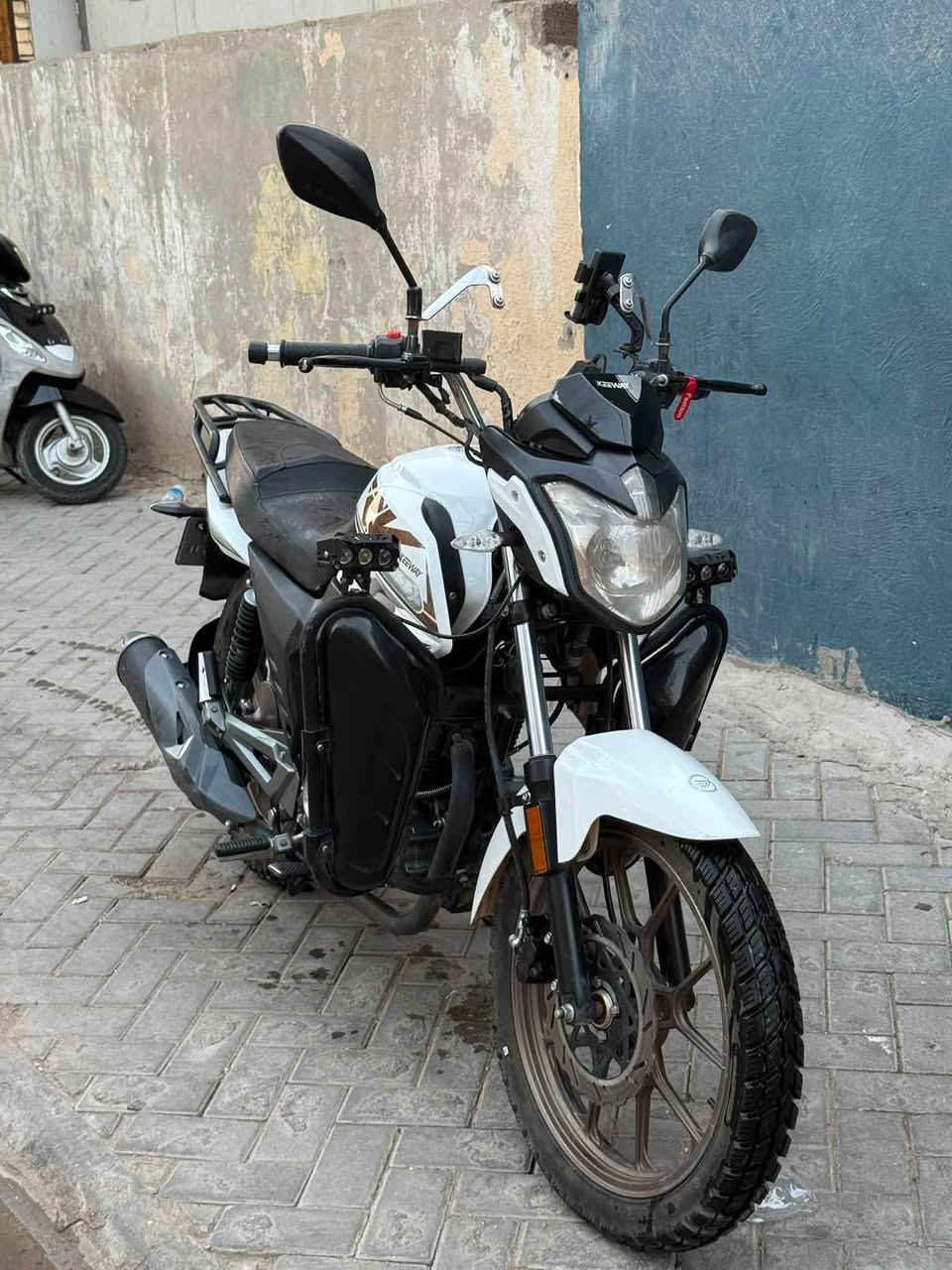 السلام عليكم مره خصه الادمن
دراجه آر كي محرك 200 سيسي دراجه موديل 2025 ماشيه 36 الف دراجه رقم وسنويه باسمي مكينه مكفول دراجه عليه زنون وبلوجكترات ودرع واستان تليفون دراجه مامفتوح بيهة برغي مكينه نضيفه كشر نضيف *********** مامتواجت فيس فقط واتساب واتصال
